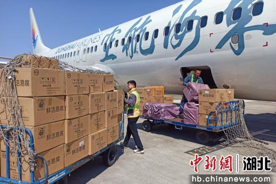 三峡机场"十一"黄金周保障旅客超6万人次